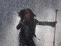 Tokio Hotel-Bill spiewa w deszczu